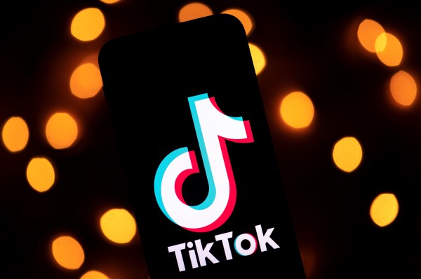 TikTok Shop weitet sein Secondhand Luxusmode Angebot auf das Vereinigte Koenigreich aus