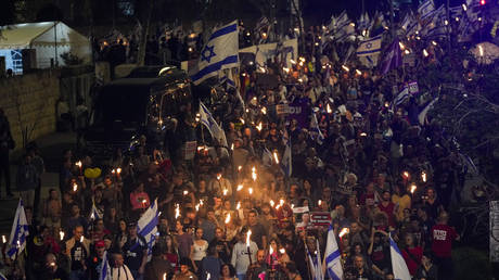 Vor Netanjahus Haus in Jerusalem kommt es zu Protesten VIDEO