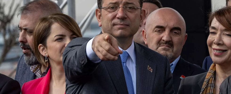 Wer ist Ekrem Imamoglu der tuerkische Buergermeister der Erdogan herausfordern