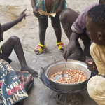 „Schwere Hungerkrise Menschen im Sudan greifen zum Ueberleben auf den