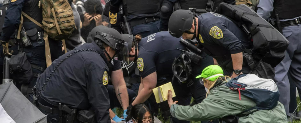 25 von der University of Virginia wegen Pro Palaestina Protesten festgenommen
