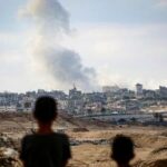 450000 Palaestinenser fliehen aus Rafah als israelische Panzer einmarschieren –