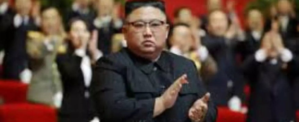 Berichten zufolge reisst Kim Jong Un mehrere Gebaeude ab darunter