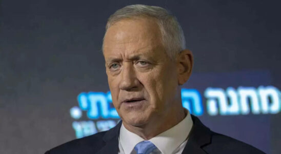 Die Partei eines Mitglieds des Israel Kriegskabinetts legt Gesetzentwurf fuer vorgezogene