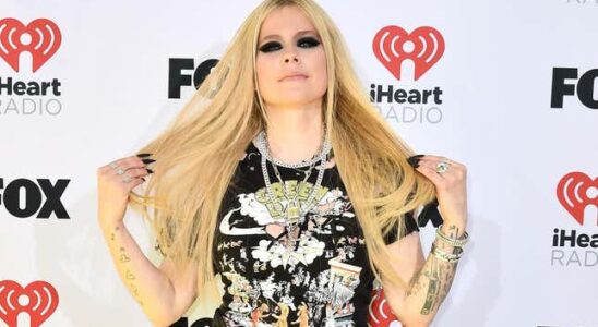 Die Sk8er Girl Avril Lavigne setzt ihre Doppelgaenger Geruechte auf str8