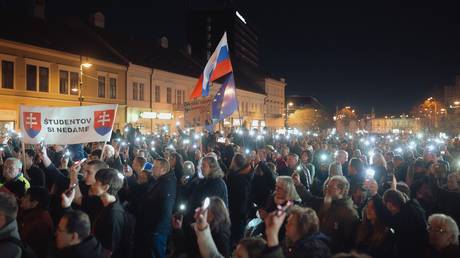 Die Slowakei steht vor einem „Buergerkrieg – Innenminister – World