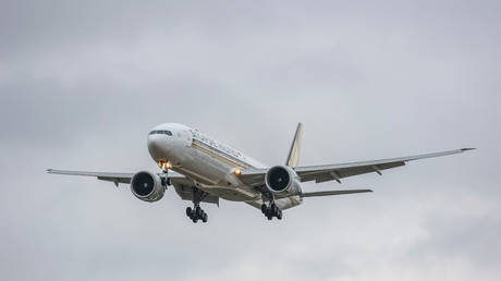 Ein Toter und mehrere Verletzte bei schweren Turbulenzen an Boeing Flugzeugen