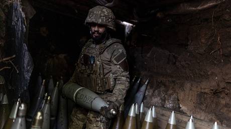 Geld zum Kauf von Munition fuer Kiew fliesst zu langsam