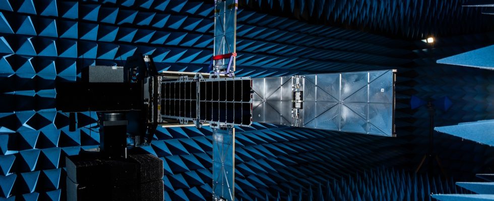 Hubble Network stellt erstmals eine Bluetooth Verbindung mit einem Satelliten her