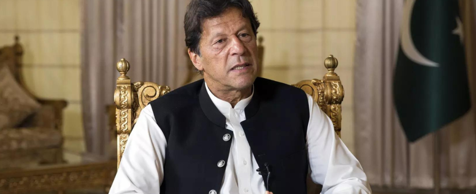 Imran Khan wirft Pakistans Oberstem Richter vor „voreingenommen gegenueber seiner