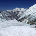 Kenianischer Bergsteiger stirbt am Everest nepalesischer Fuehrer vermisst