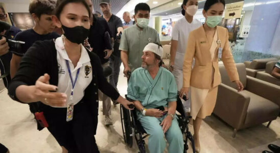 Mehrere verletzte Passagiere eines von Turbulenzen betroffenen Fluges nach Singapur