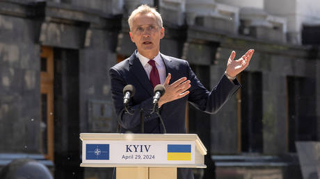 NATO Staaten fordern von Stoltenberg Klarheit zum Hilfsplan fuer die Ukraine