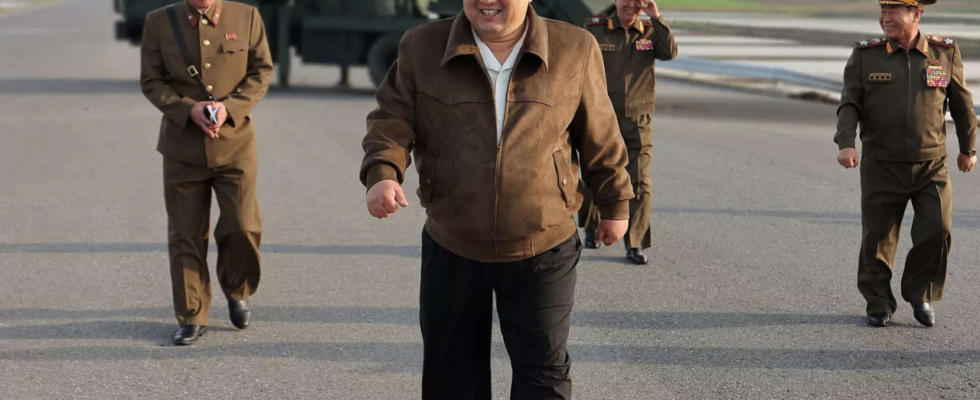 Nordkorea nutzt das Portraet von Kim Jong Un um einen