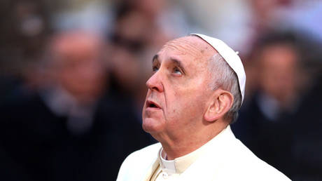 Papst entschuldigt sich fuer „Schwulentum – Vatikan — RT Weltnachrichten