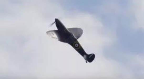 Pilot der Royal Air Force stirbt bei Spitfire Absturz im Zweiten