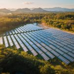 Produktive Solartechnologien ziehen Investoren an da die weltweite Finanzierung des
