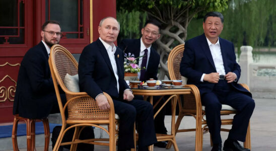 Putins Freunde helfen Russland dabei die von den USA gefuehrte