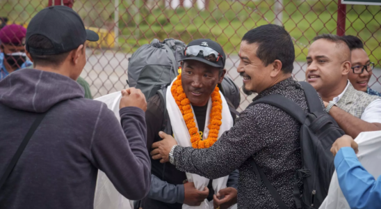 Rekord 29 Besteigung fuer Nepals „Everest Man Brite uebertrifft Auslaender