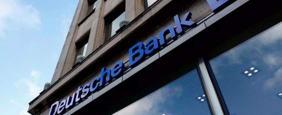 Russland friert Vermoegenswerte der Deutschen Bank der Commerzbank und der