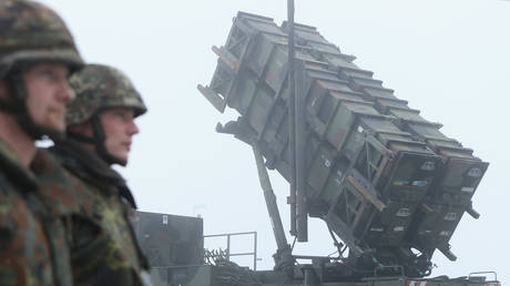 Selenskyj moechte dass die NATO russische Raketen abschiesst – World