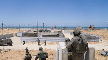 USA stellen Hilfspier am Strand von Gaza fertig – World