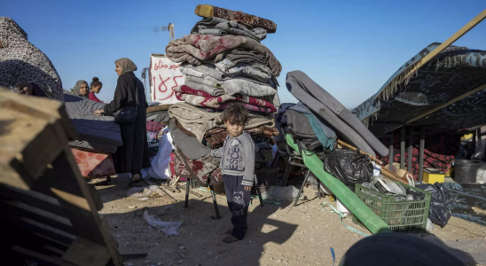 Ueber hunderttausend Palaestinenser fliehen vor dem israelischen Angriff aus Rafah