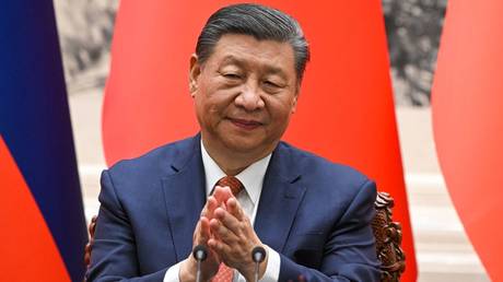 Xi skizziert Loesung fuer Ukraine Konflikt – World