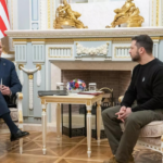 Biden trifft sich in Paris mit dem ukrainischen Praesidenten Selenskyj