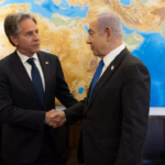 Blinken trifft sich mit Netanjahu in Israel und fordert die
