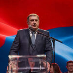 Bosnisch serbischer Praesident haelt an seiner Haltung zu Russland Sanktionen fest —