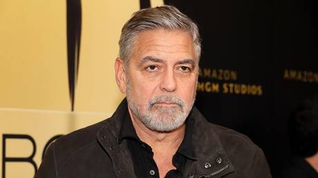 Clooney bestreitet dass sein Fonds russische Journalisten ins Visier nimmt