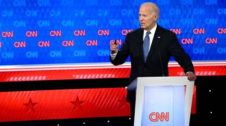 Demokraten wollen Biden nach „Desaster bei der Debatte ersetzen –