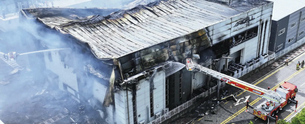 Fabrikbrand in Suedkorea 20 Leichen in ausgebrannter Batteriefabrik in Seoul