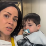 Frau aus Texas mit ihrem 16 Monate alten Sohn wird