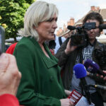 Le Pens Partei stellt neuen Popularitaetsrekord auf — RT Weltnachrichten