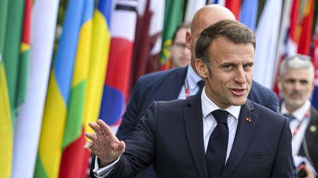 Macron fordert Frieden in der Ukraine — RT Weltnachrichten