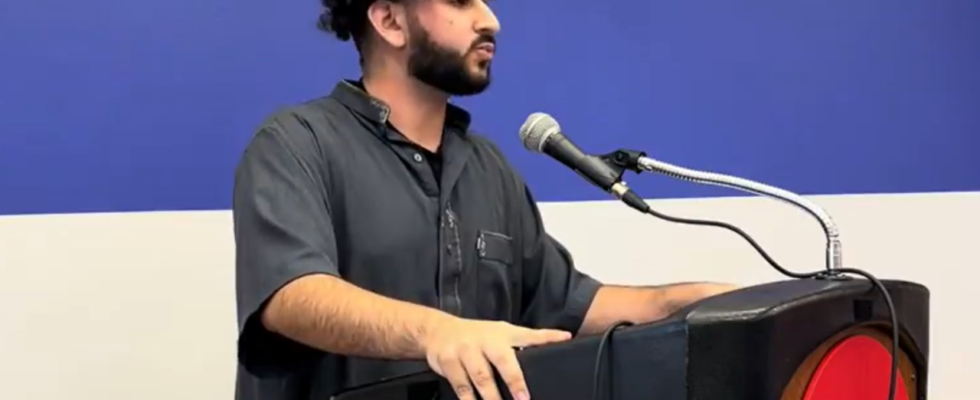 Muslimischer Student der UIC loest Streit aus und bezeichnet Amerika