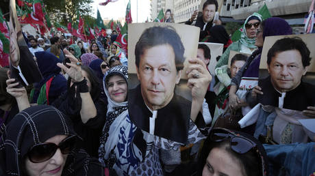 Pakistan hebt Verurteilung des ehemaligen Premierministers wegen Hochverrats auf —