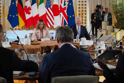 Selenskyj fordert G7 auf „Marshallplan fuer Wiederaufbau im Stil des