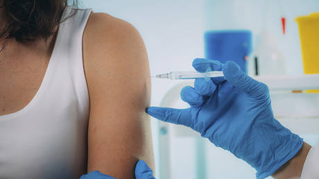 Studie Covid Impfstoffe koennten zu ueberzaehligen Todesfaellen beigetragen haben — World