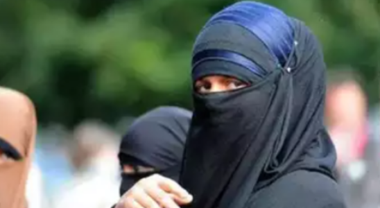 Tadschikistan verbietet Hijab im Rahmen einer Kampagne gegen oeffentliche Religiositaet