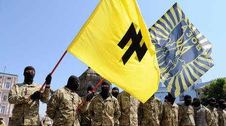 USA heben Waffenverbot fuer ukrainische Neonazi Einheit auf — RT Weltnachrichten