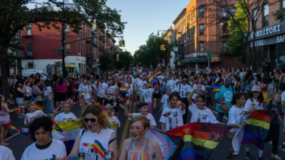 „Millionaer und Investmentbanker greift Frau bei Pride Veranstaltung in Brooklyn an