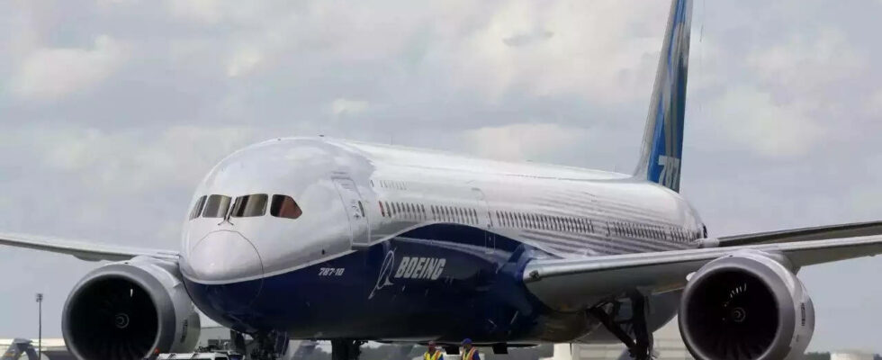 „Nach Beschwerden ueber schlechte Reparaturarbeiten an Boeing 787 Jets entlassen behauptet