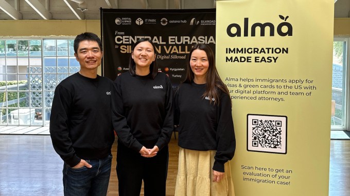 Alma-Mitbegründer, von links: Shuo Chen, Aizada Marat und Assel Tuleubayeva