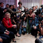 200 Kandidaten ziehen sich aus der franzoesischen Wahl zurueck um
