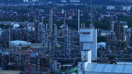 Gewaltige Explosion in Deutschlands groesster Chemieanlage gemeldet — World