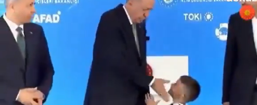 Hat der tuerkische Praesident Erdogan ein Kind „geschlagen weil es