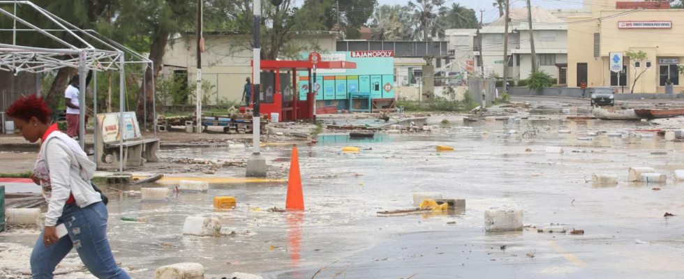 Hurrikan Beryl fordert fuenf Todesopfer schwaecht sich auf Kategorie 4